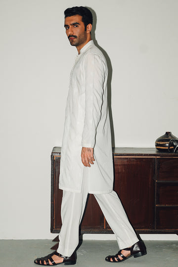 CHIFLI WHITE KURTA PAJAMA